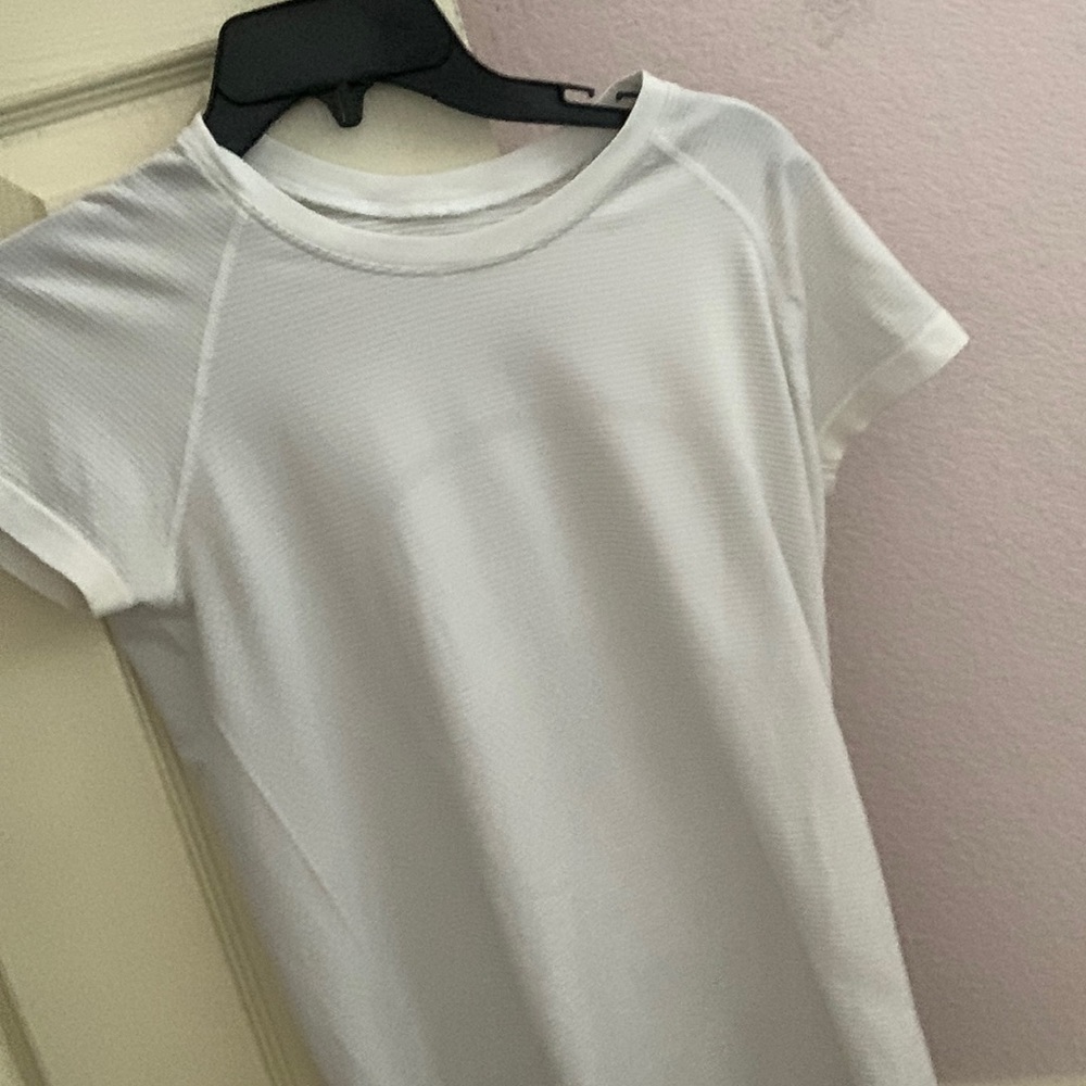 white lululemon swiftly tech